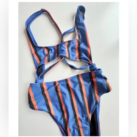 MISSGUIDED Striped One Piece Bathing Suit - Picture 4 of 9